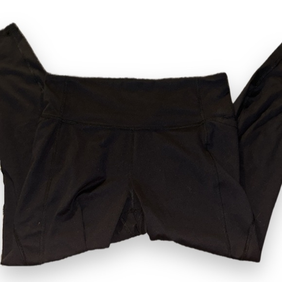 ❄️2/$10❄️Black Athletic Leggings - Picture 3 of 3